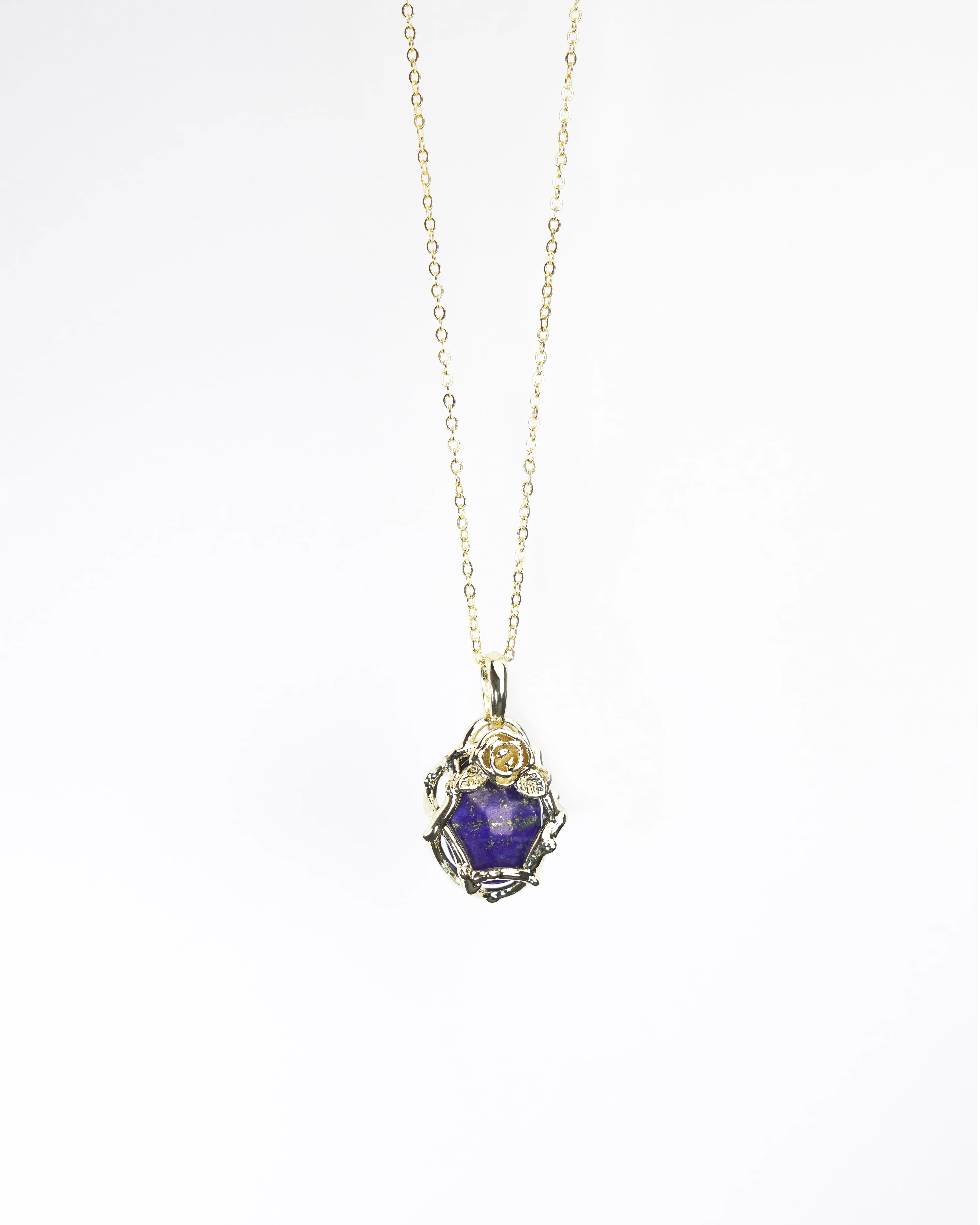 Elegant Flower Pendant Necklace