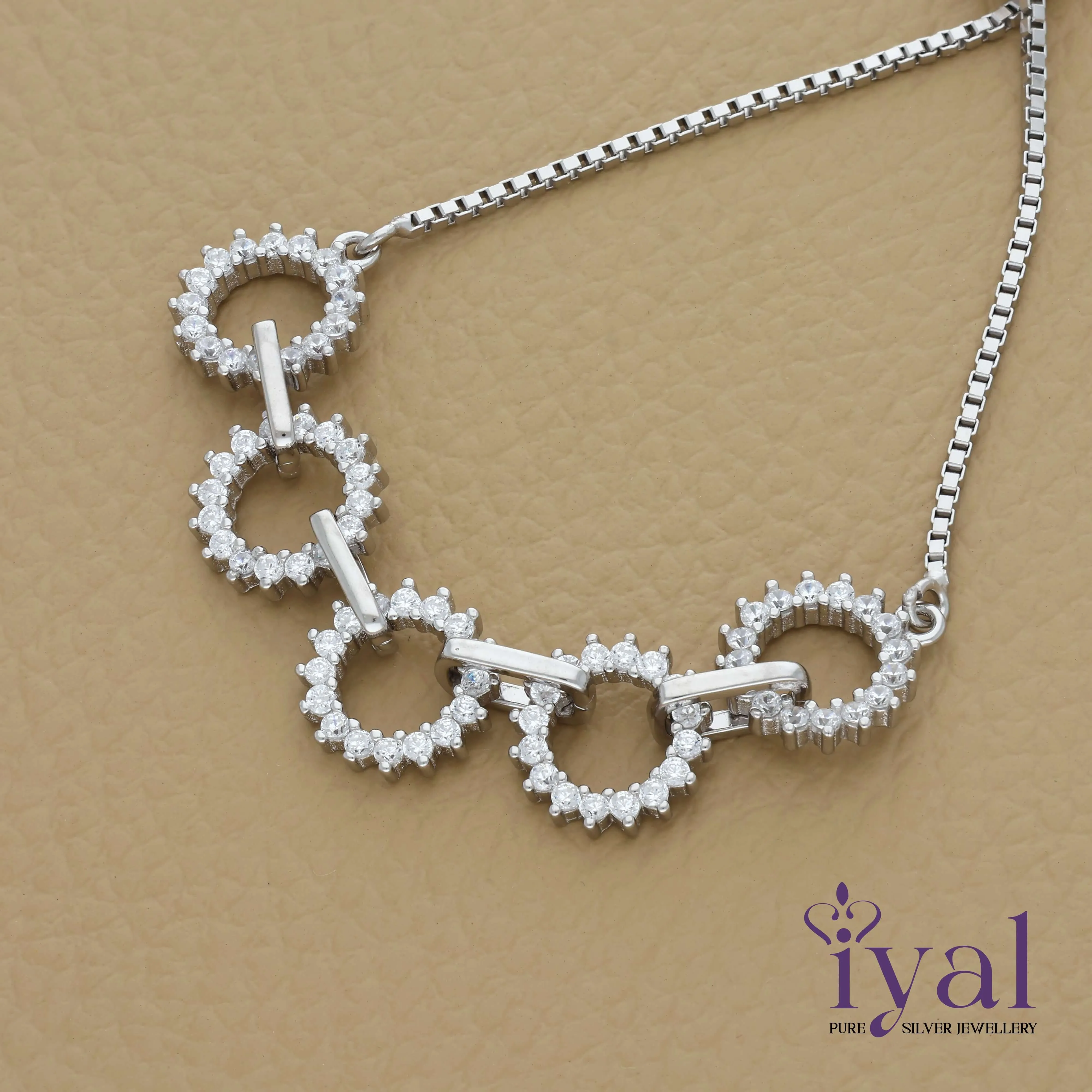 Sparkling Zircon Circle Silver Bracelet