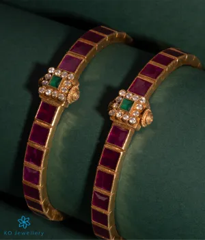 The Sampada Silver Kemp Bracelet (Red/Green/Size /2.8)